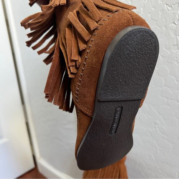 Minnetonka Tan Brown Tiered Fringe Boot Moccasins Size 8 Womens - Picture 7 of 10